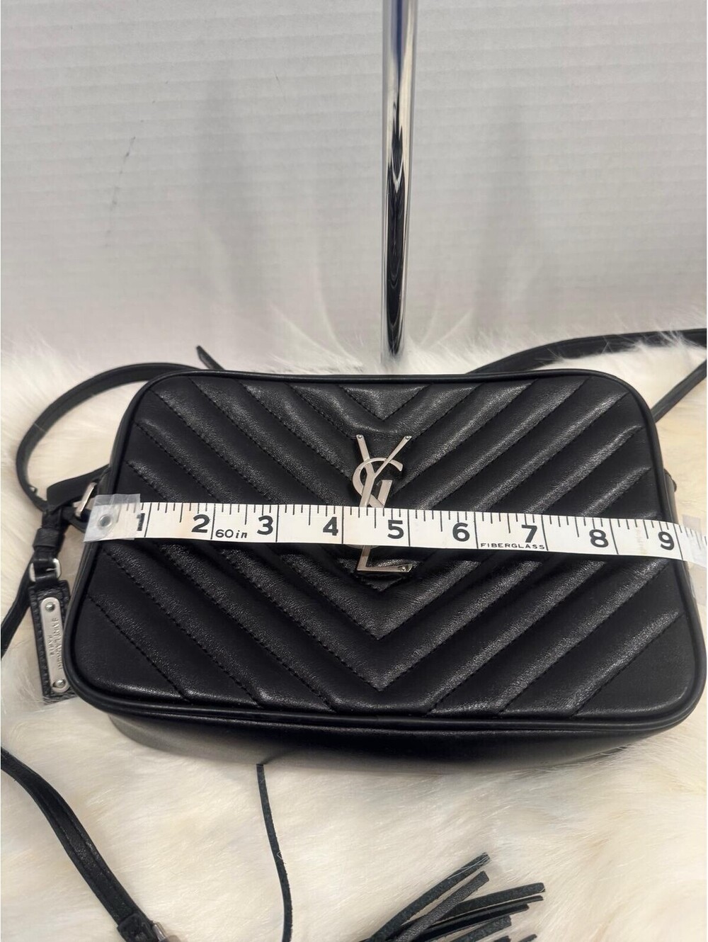 Saint Laurent Lou Camera Bag – Chevron‑Quilted Calfskin with Cassandre Logo - Picture 11 of 15